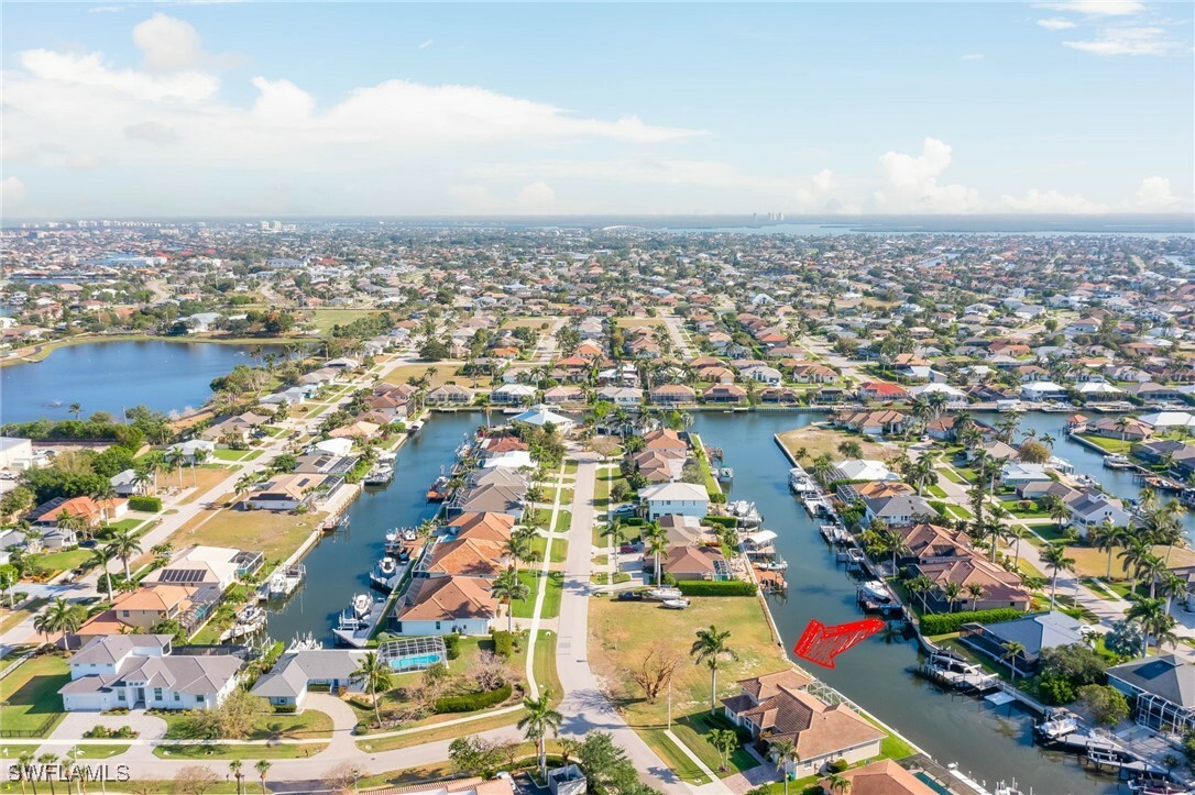 Property Photo: 475 Barcelona Court FL 34145