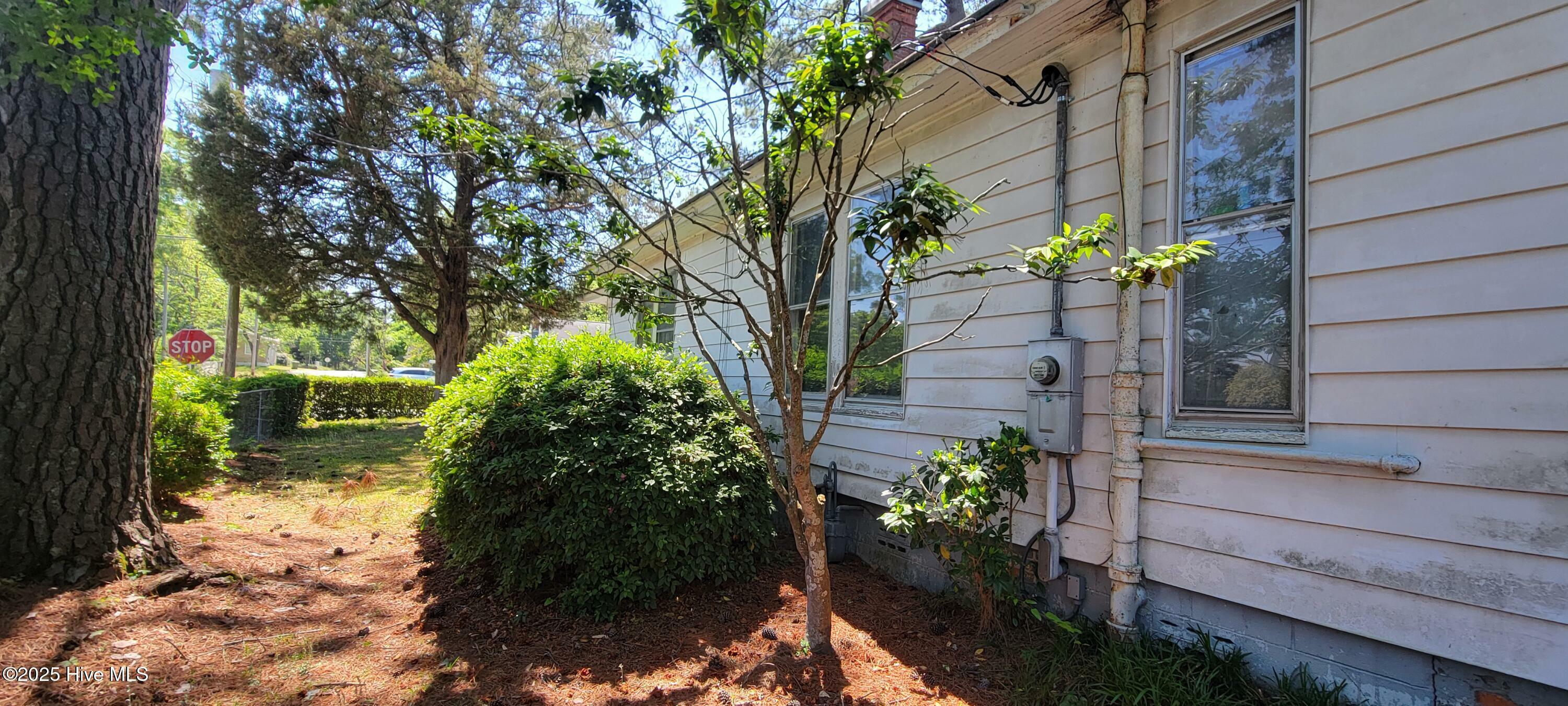 Property Photo: 720 E 7th Street NC 27889