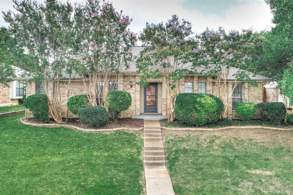Property Photo: 1712 Saint James Drive TX 75007
