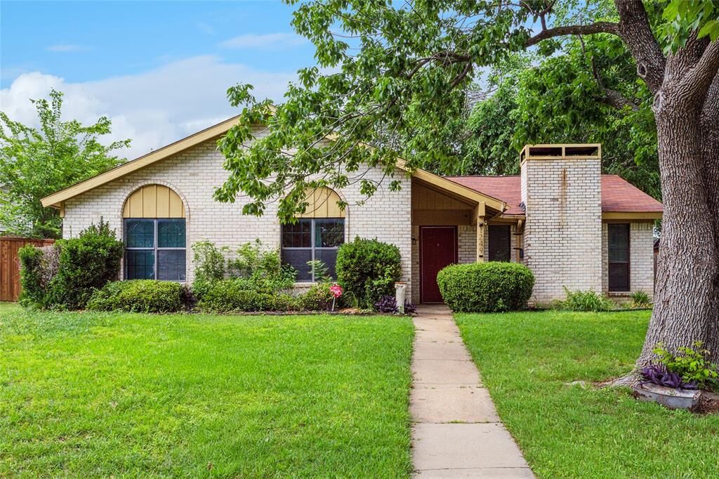 Property Photo: 1249 Granada Lane TX 75067