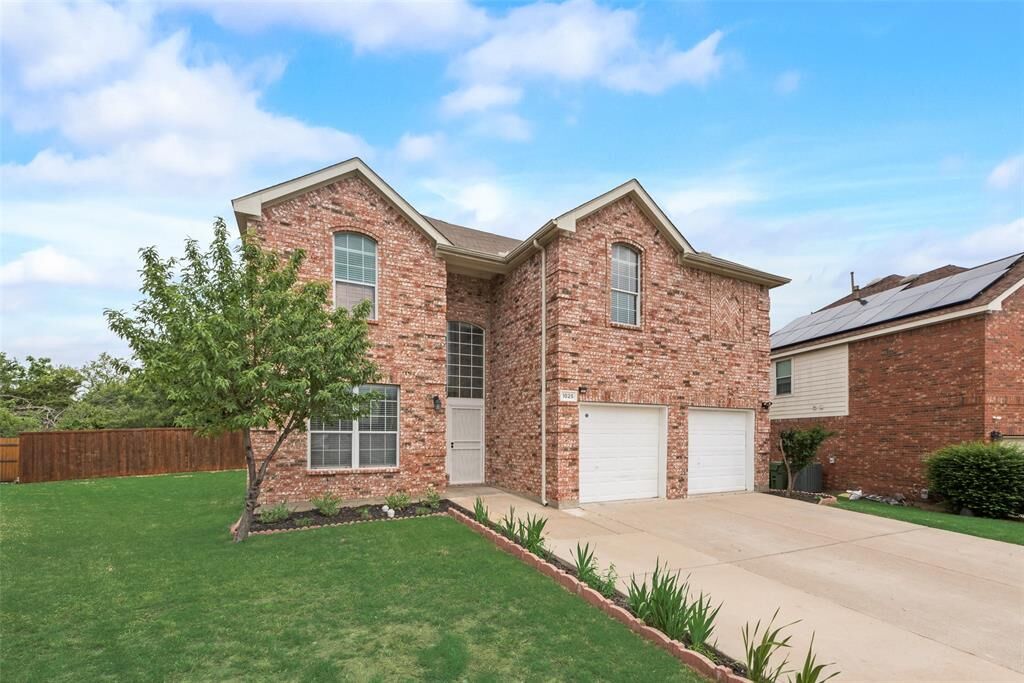 Property Photo: 1025 Green Pond Drive TX 75040
