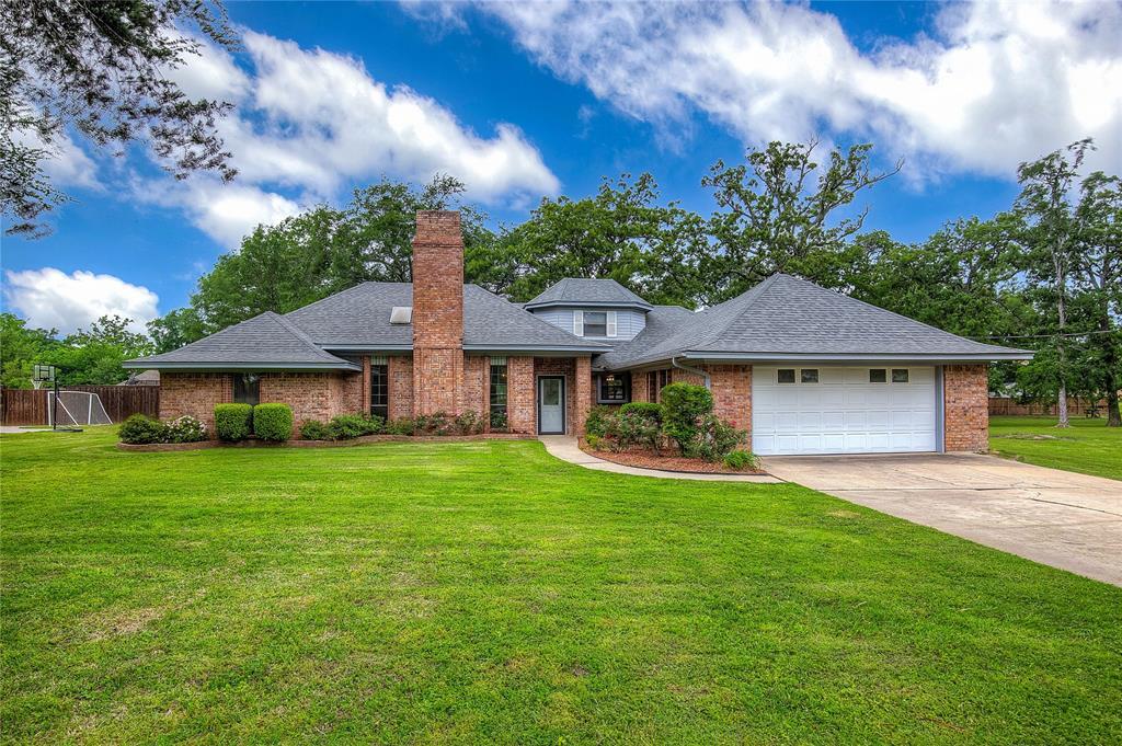 Property Photo: 107 Briarwood Street TX 75482