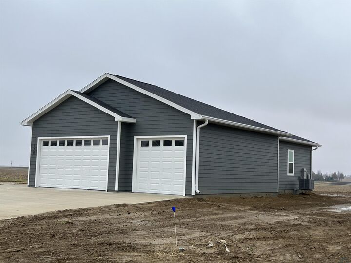 Property Photo: 710 17th St SE IA 51041