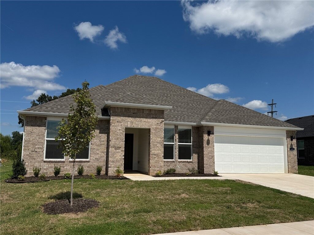 Property Photo:  452 W Gosling Isle  AR 72730 
