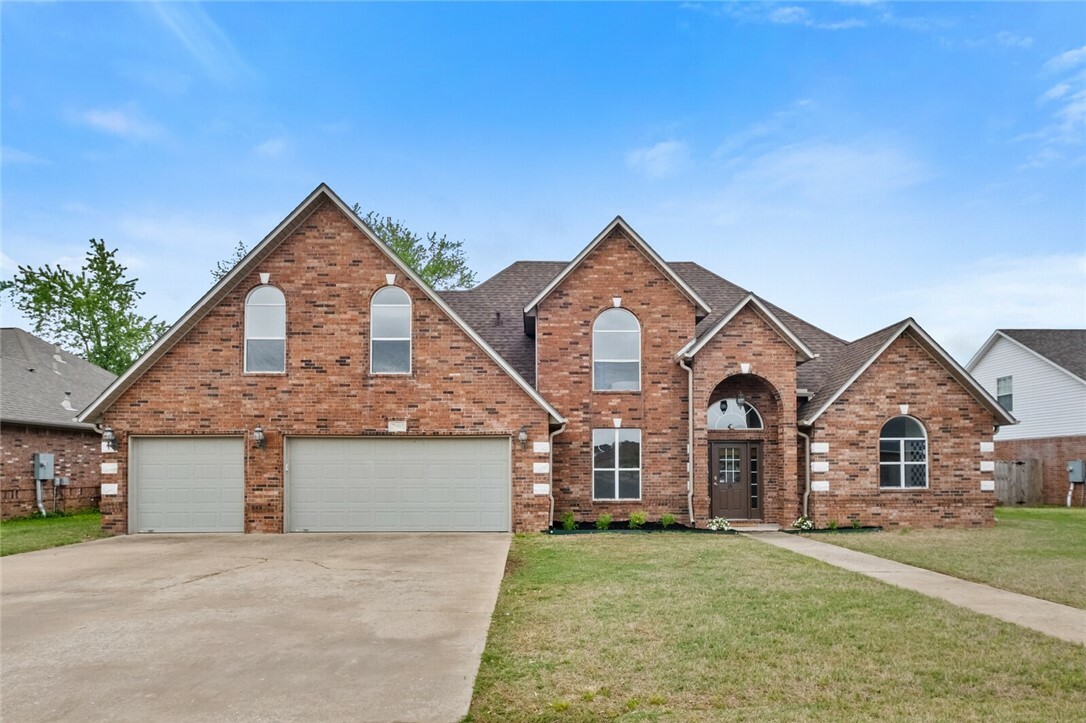 Property Photo:  2003 SW Chinquapin Avenue  AR 72713 