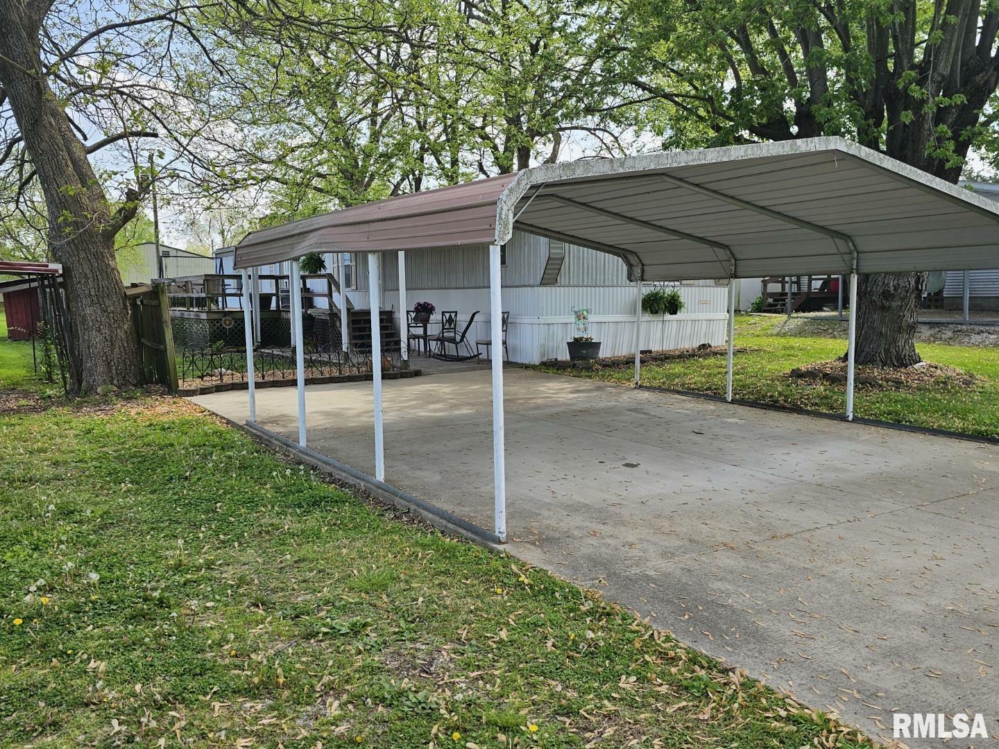 Property Photo: 609 Casey Street IL 62898