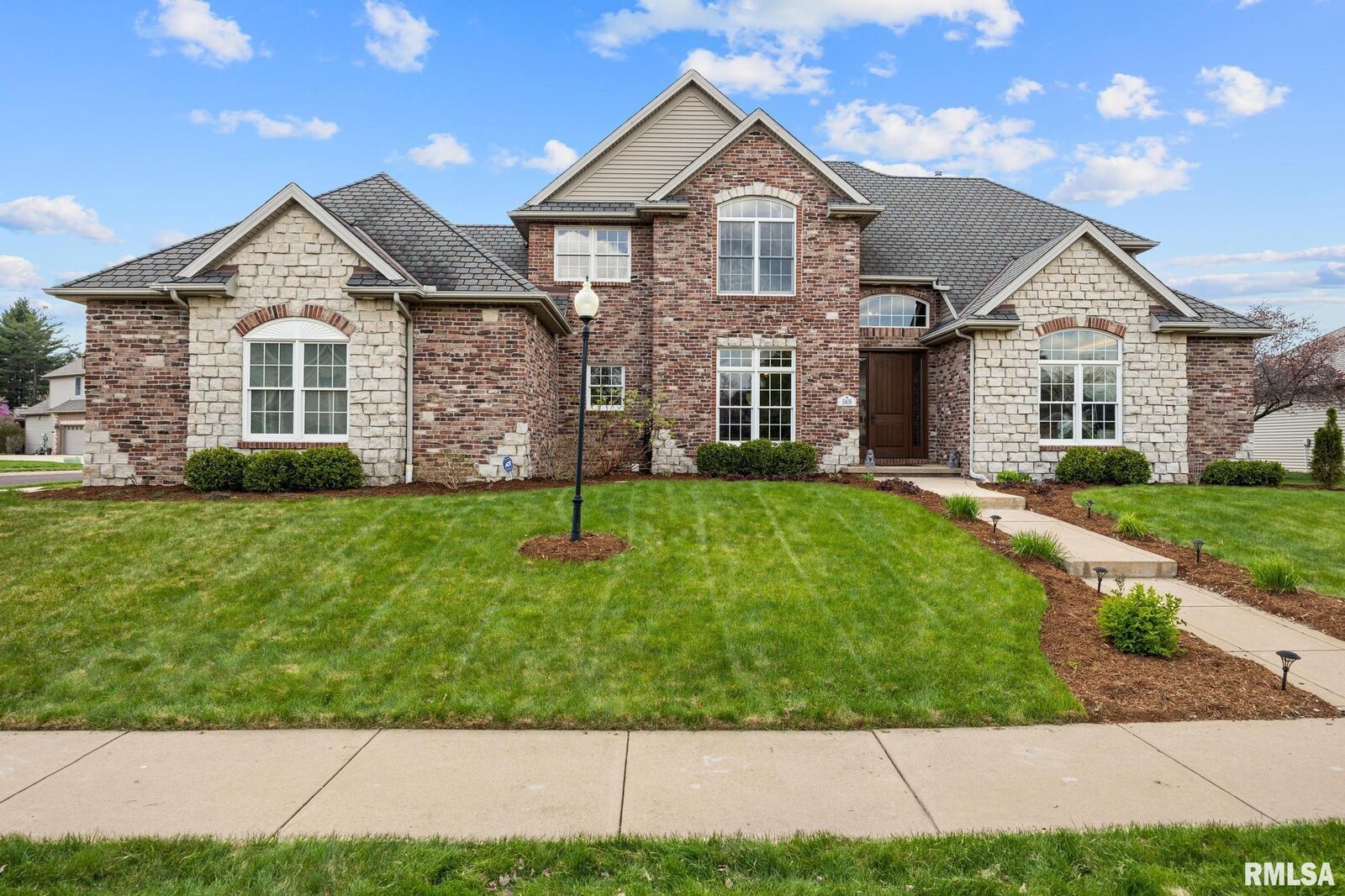 Property Photo: 5808 Forestwood Drive IL 61615
