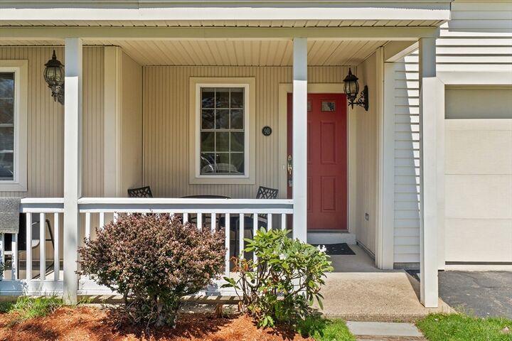 Property Photo: 9B Victoria Garden B MA 01701