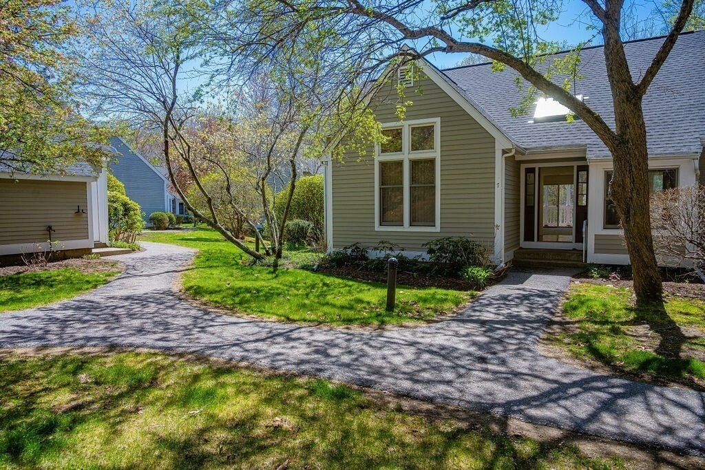 Property Photo: 7 Brewster Ln 7 MA 01720