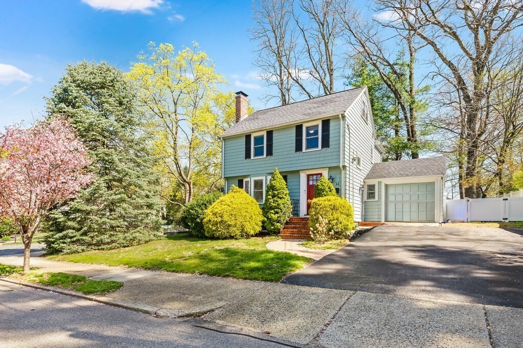 Property Photo: 44 Pierrepont Rd MA 02462