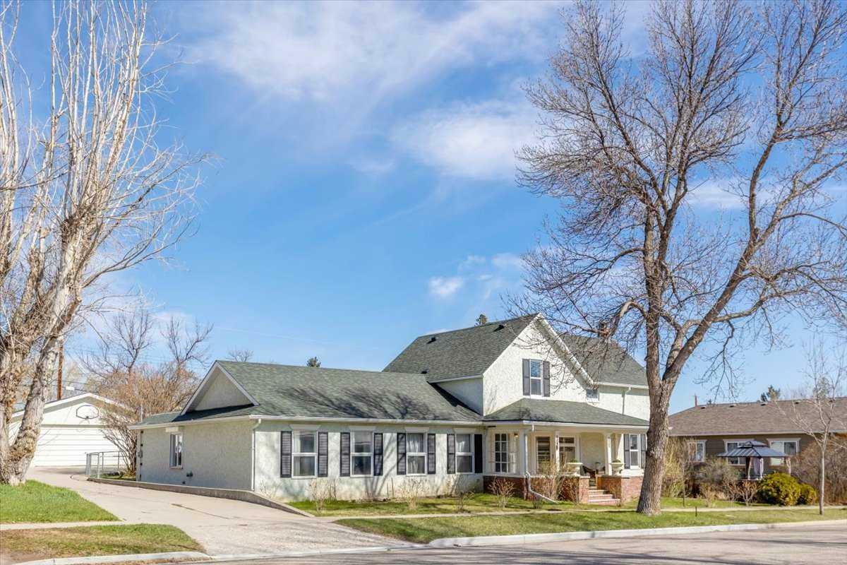 Property Photo: 2406 20 Street AB T0L 1R0