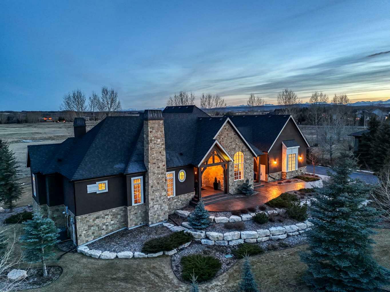 Property Photo: 15 Mackenas Court AB T3Z 3C9