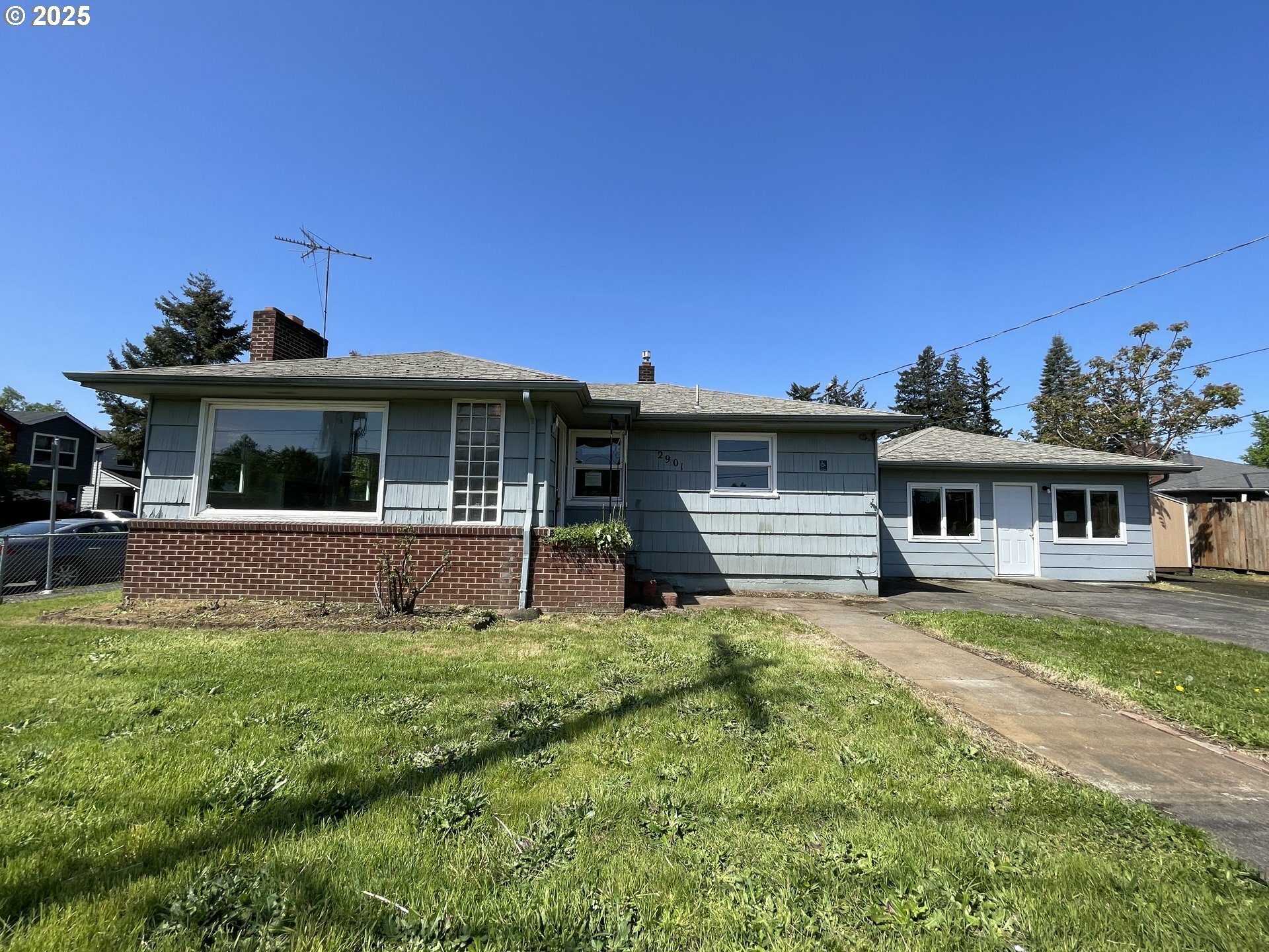 Property Photo: 2901 SE 122nd Ave OR 97236