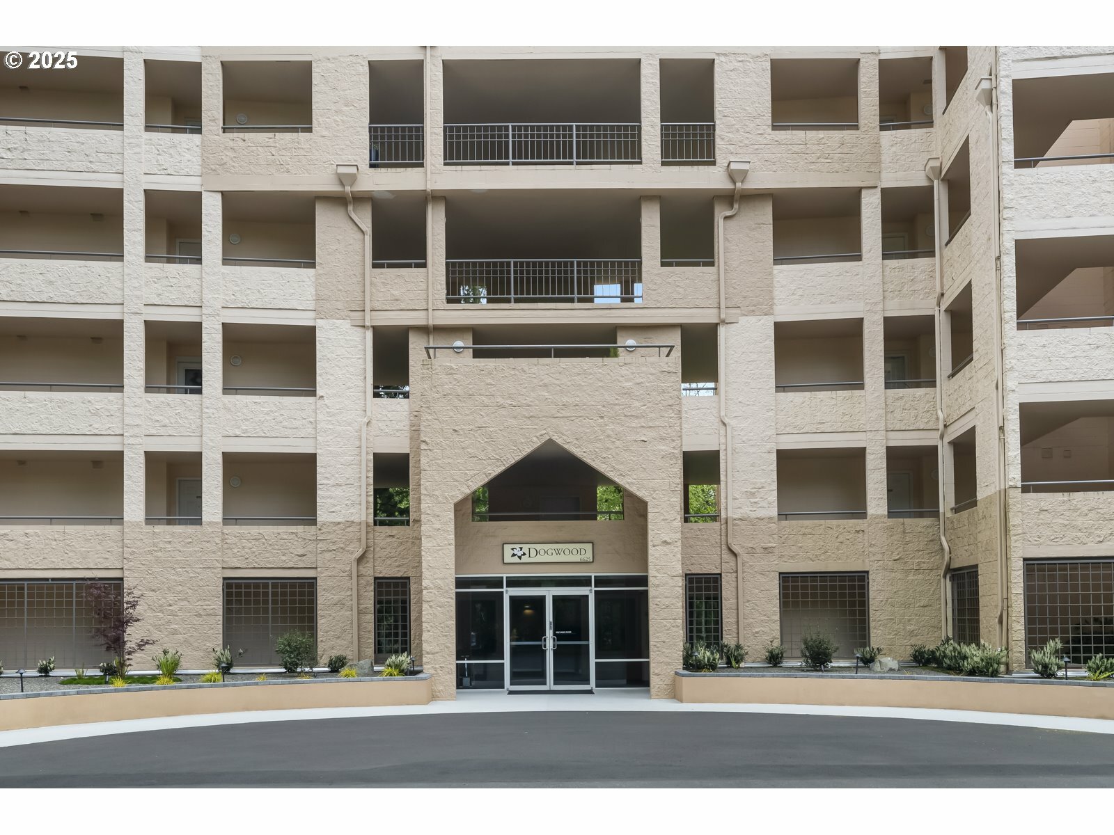 Property Photo: 6625 W Burnside Rd 231 OR 97210