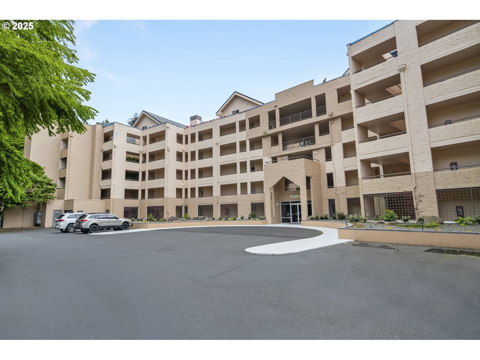 Property Photo:  6625 W Burnside Rd 231  OR 97210 