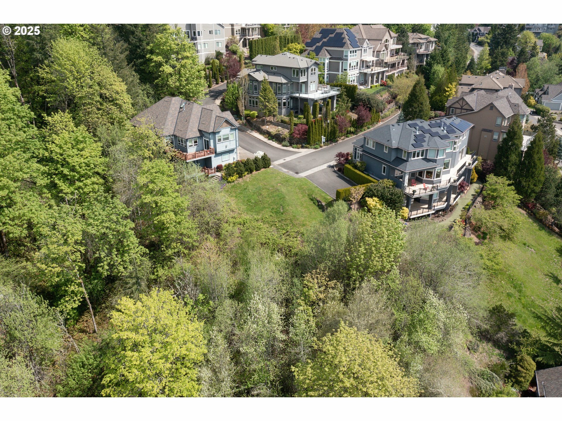 Property Photo: 9948 NW Upton Ct OR 97229