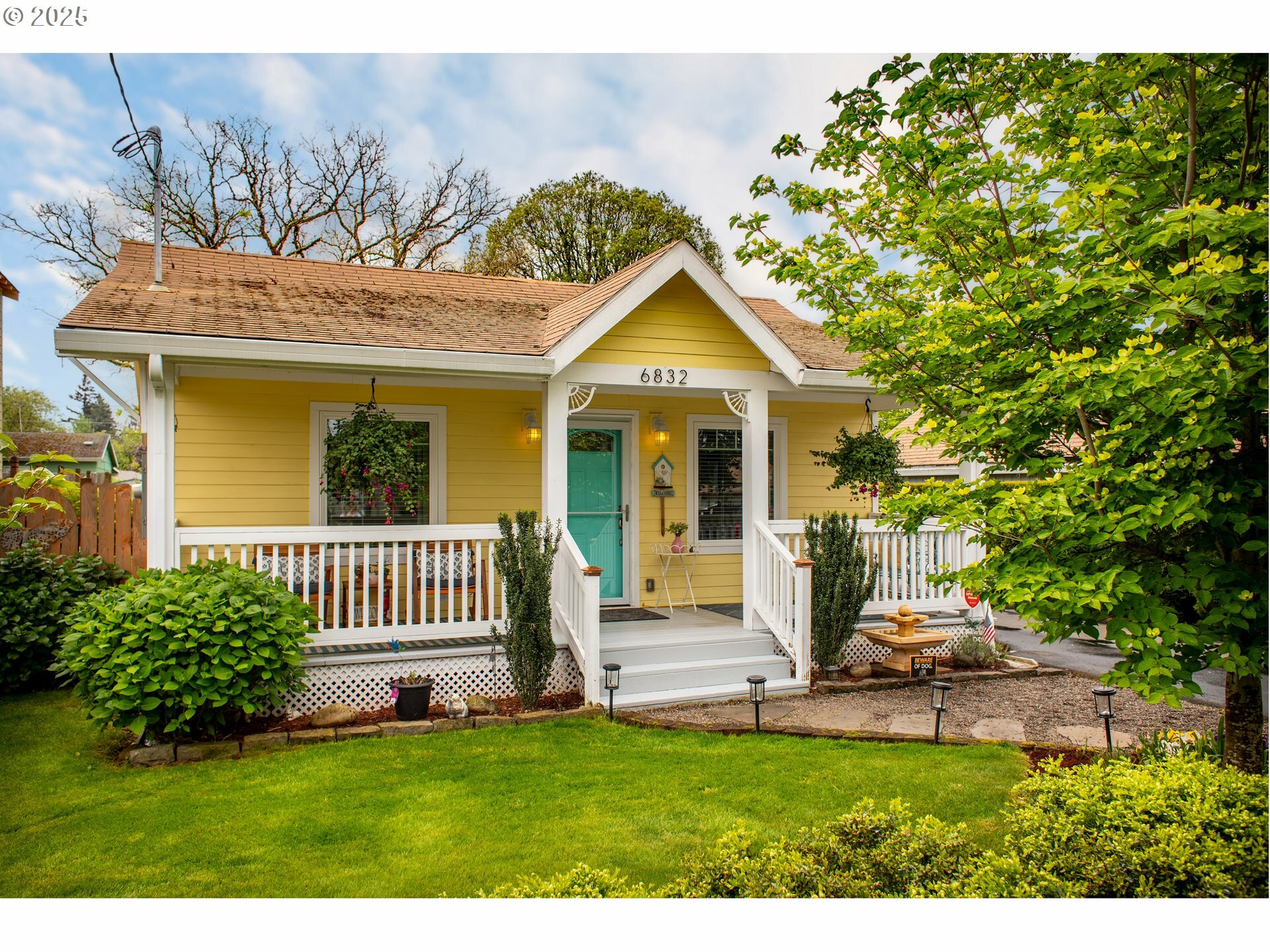 Property Photo: 6832 SE Lamphier St OR 97222