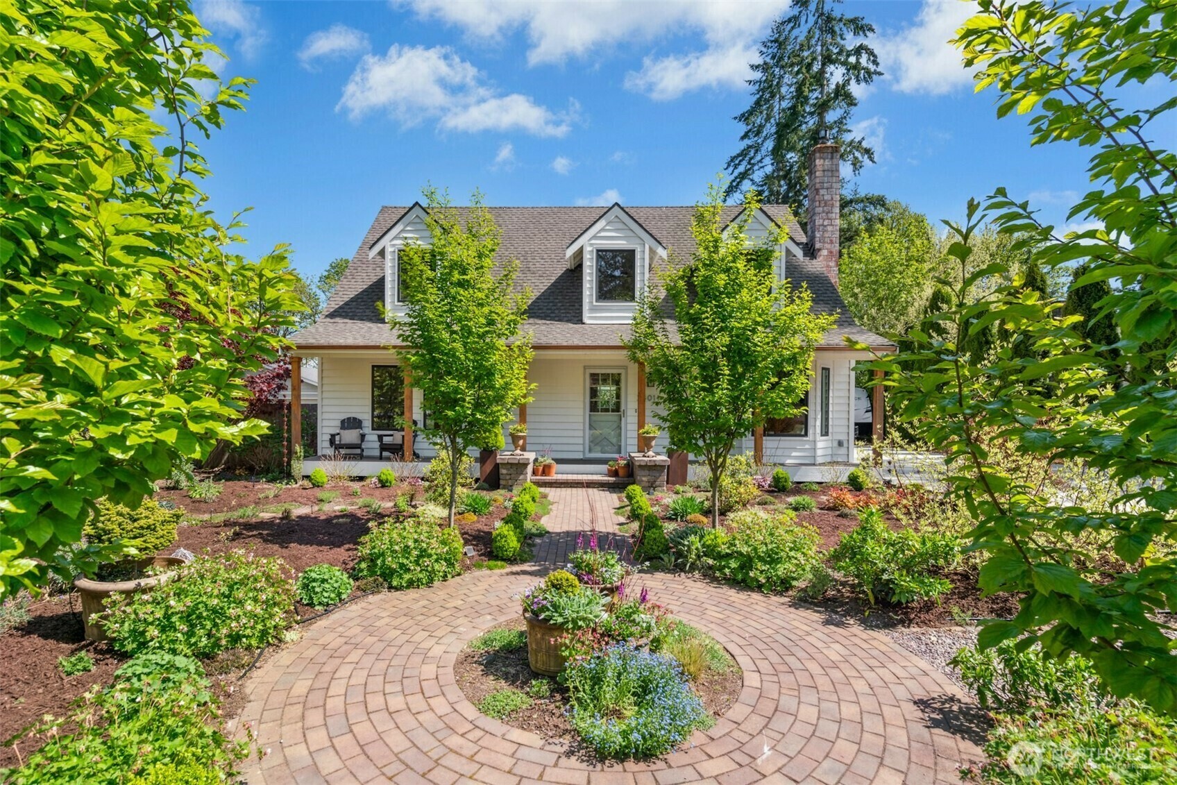 Property Photo: 24011 57th Avenue SE WA 98072