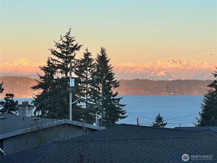 Property Photo: 16765 28th Avenue SW WA 98166