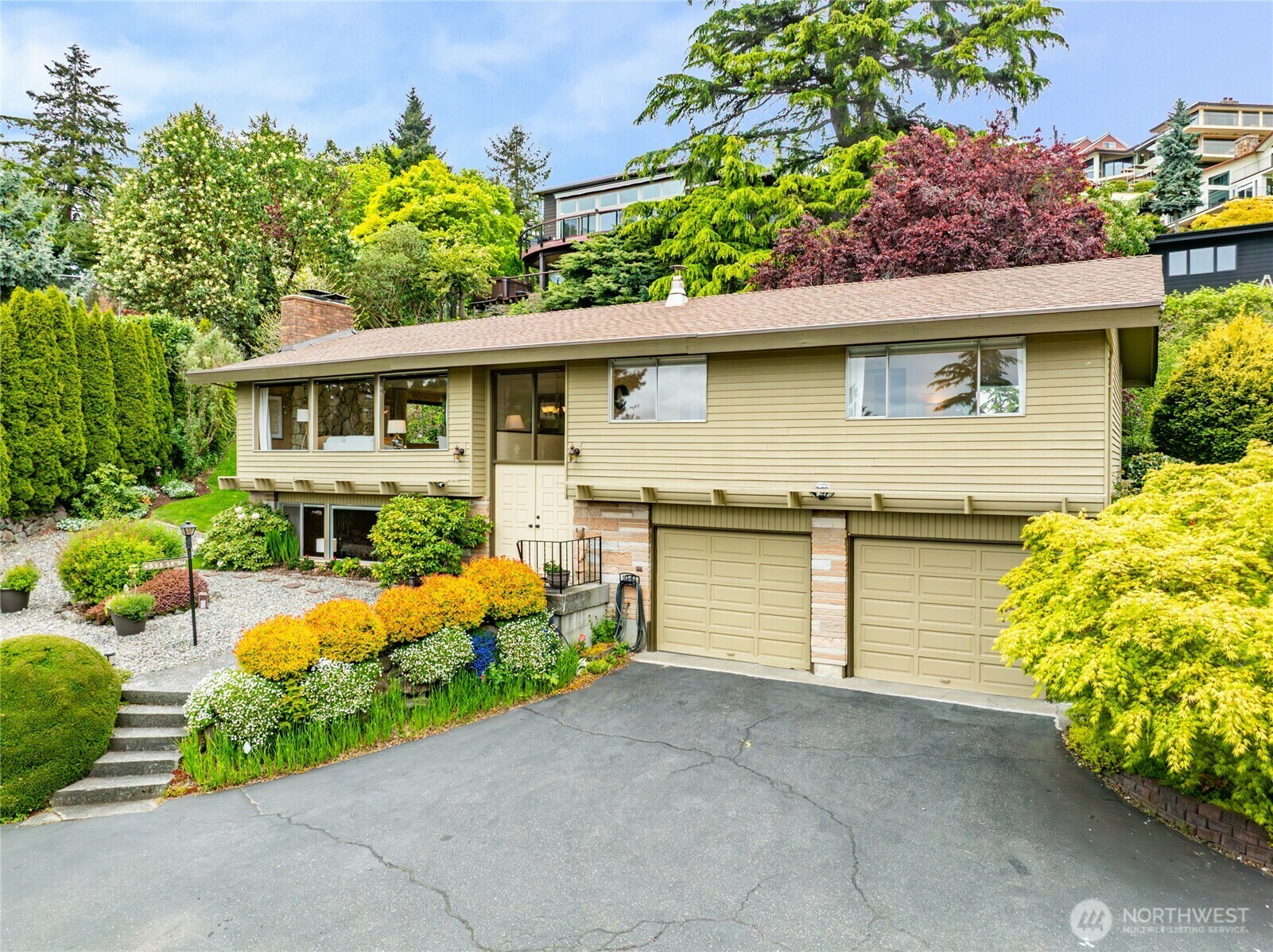 Property Photo: 4553 53rd Avenue SW WA 98116
