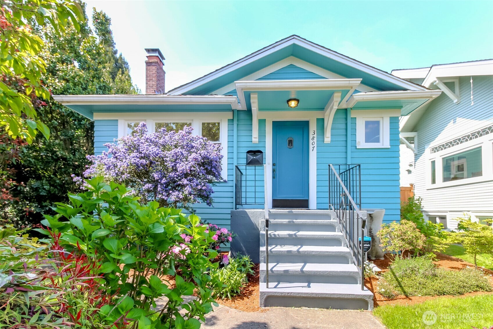 Property Photo: 3807 42nd Avenue SW WA 98116