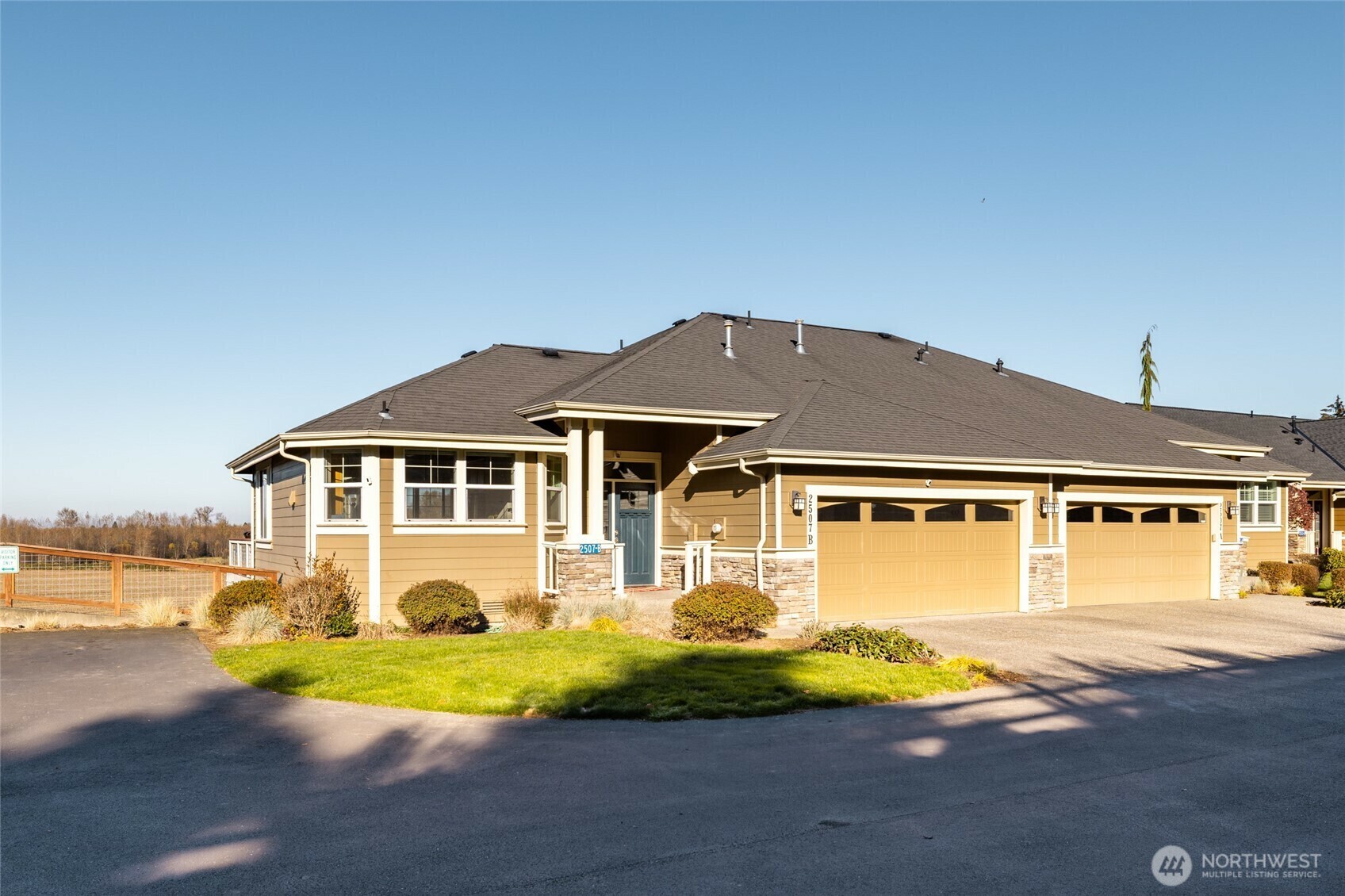 Property Photo: 2507 River Vista Place B WA 98273