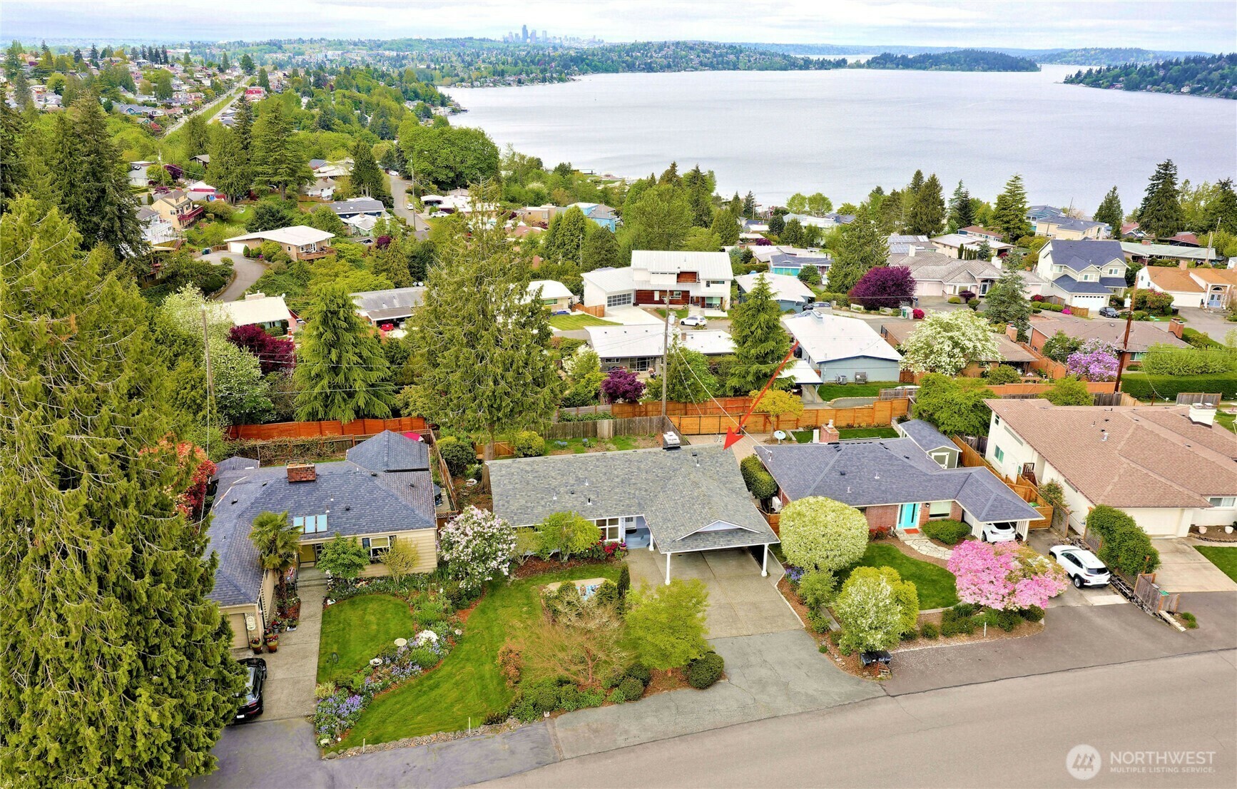 Property Photo: 7024 S Lakeridge Drive WA 98178