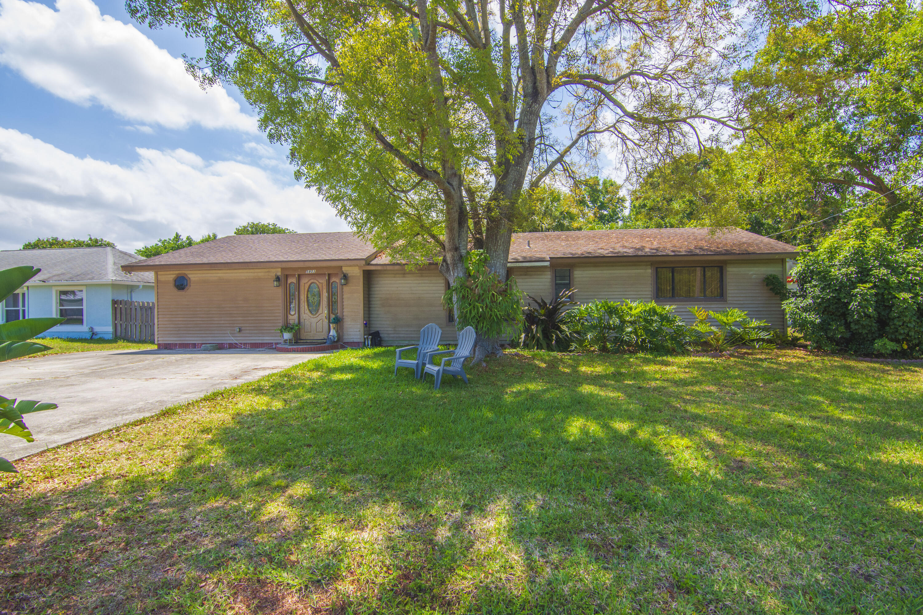 Property Photo:  5803 Cassia Drive  FL 34982 