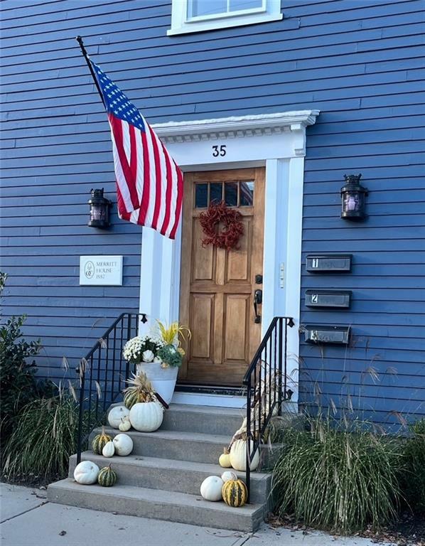 35 Elm Street 2  Newport RI 02840 photo
