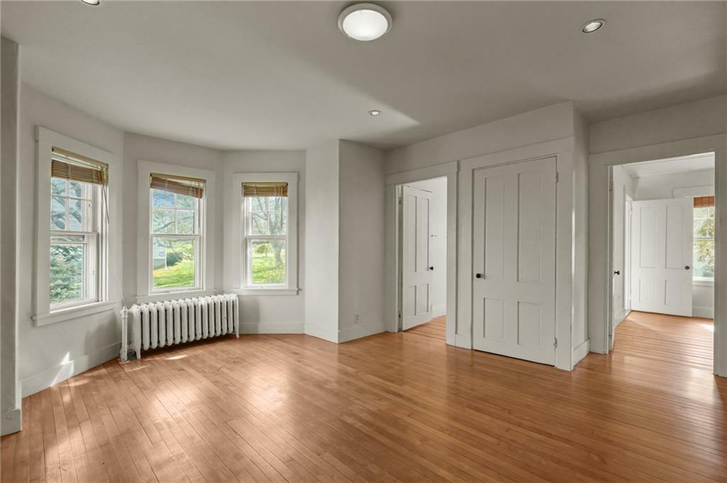 Property Photo: 1667 East Main Road RI 02871