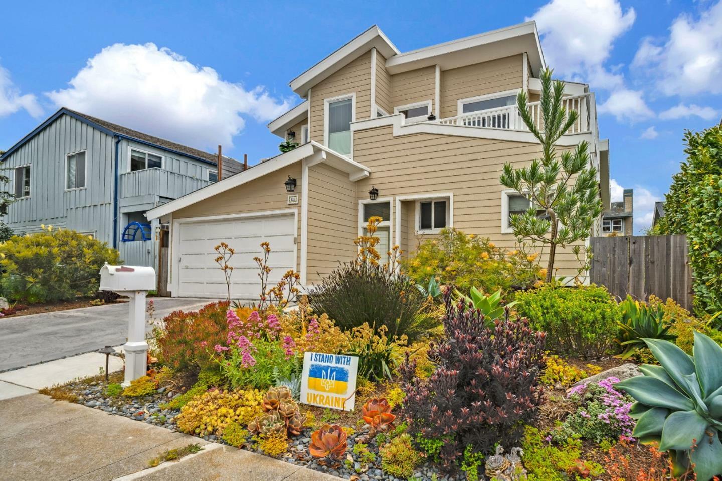 Property Photo: 408 Roosevelt Boulevard CA 94019