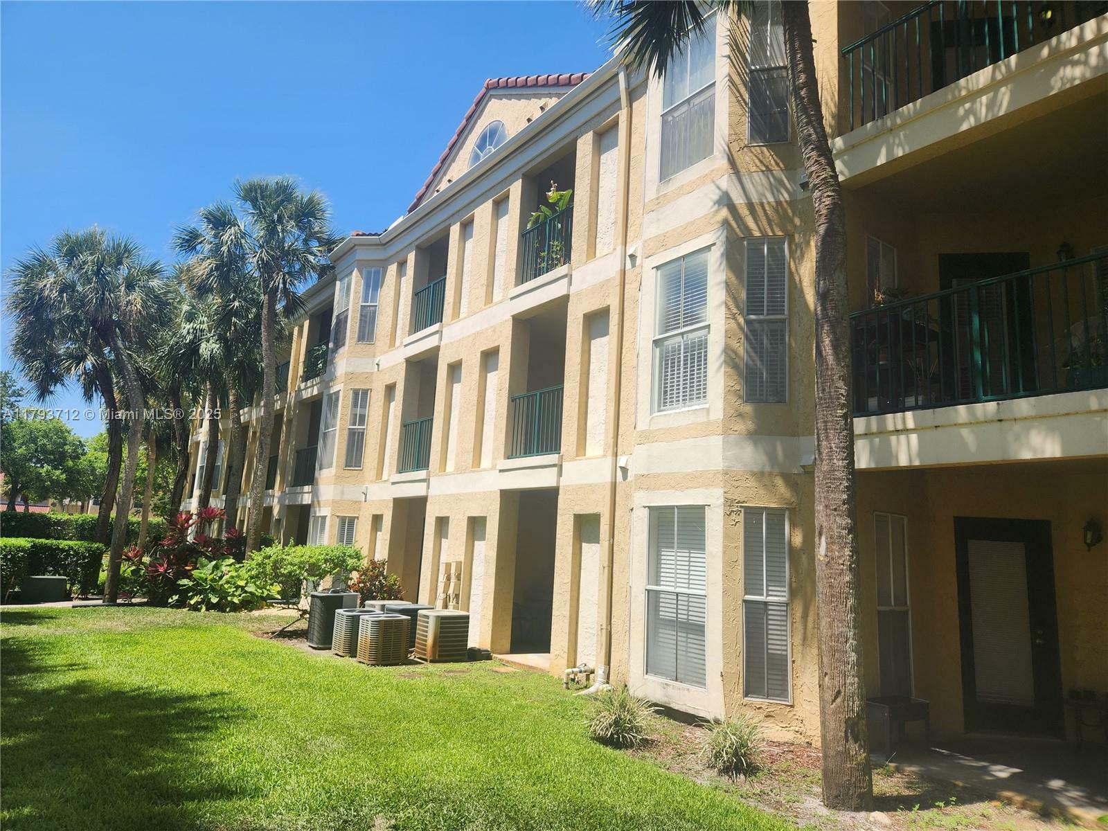 Property Photo: 777 Riverside Dr 1522 FL 33071