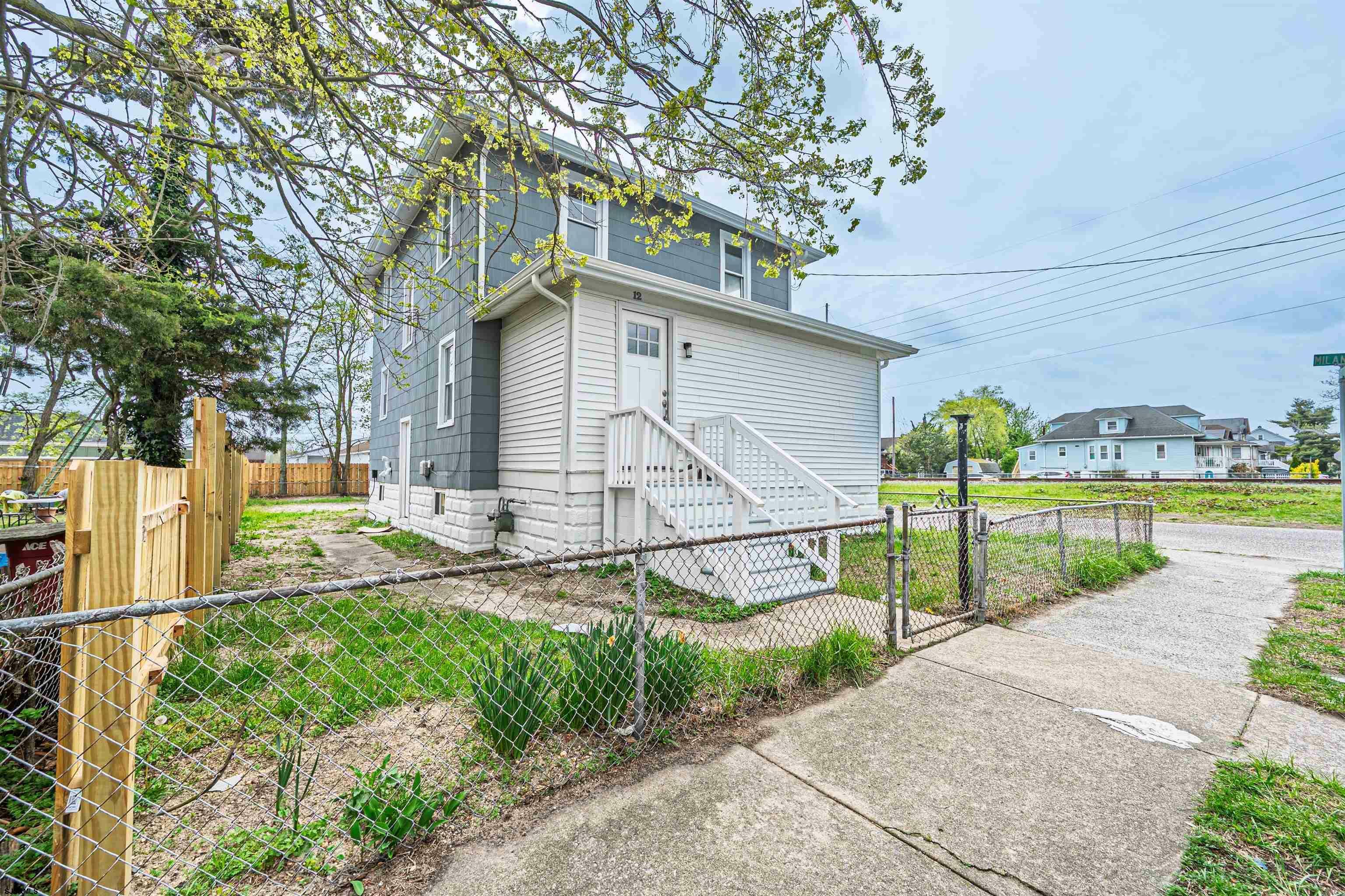 Property Photo: 12 S Hampden Ct Ct NJ 08232