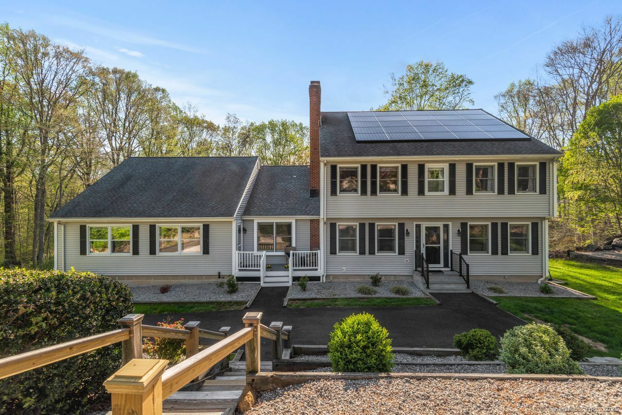 Property Photo: 95 Pepperidge Circle CT 06614