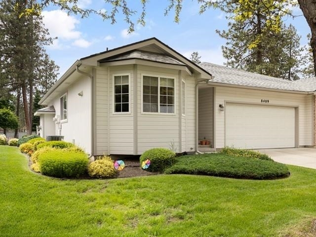 Property Photo: 8409 N Pine Meadows Ln WA 99026