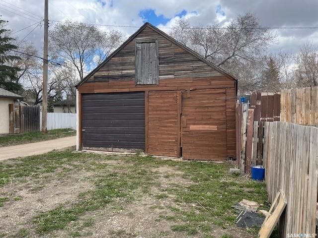 Property Photo: 201 R Avenue N SK S7L 2Y6