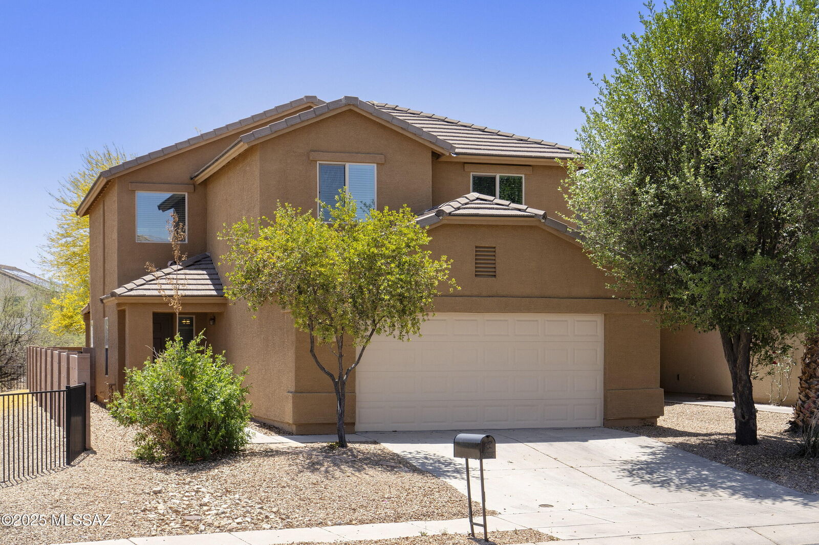 Property Photo: 893 W Placita Canalito Drive AZ 85614