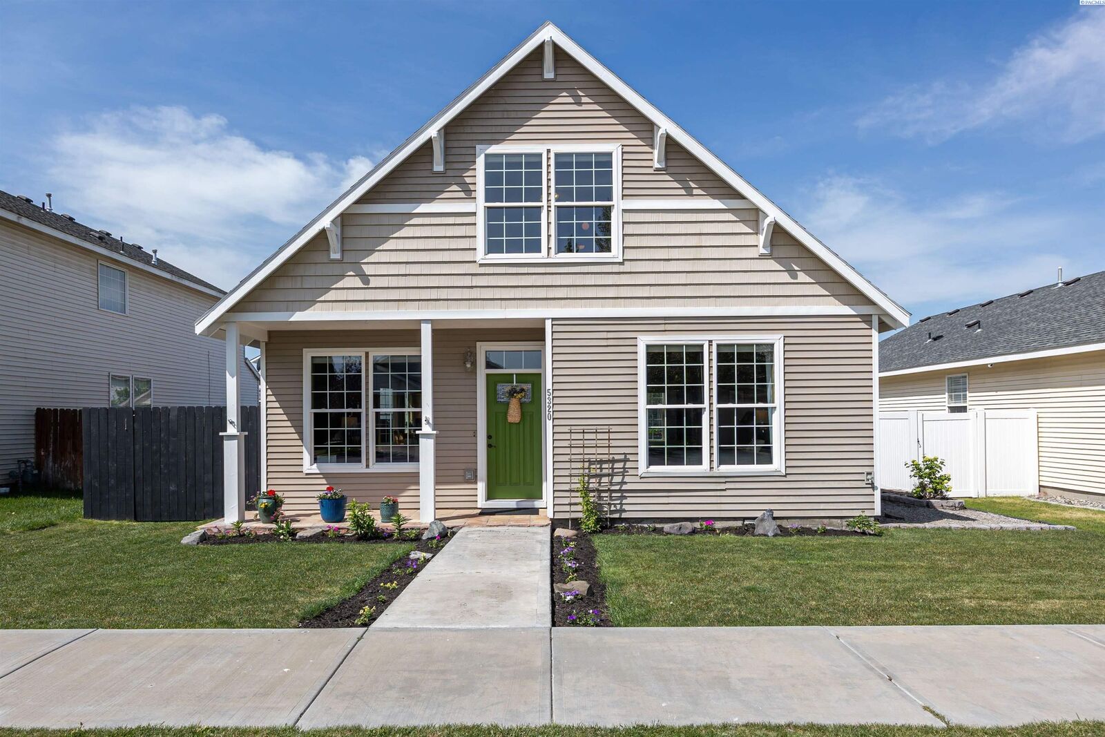 Property Photo: 5320 Oriole Ln WA 99301