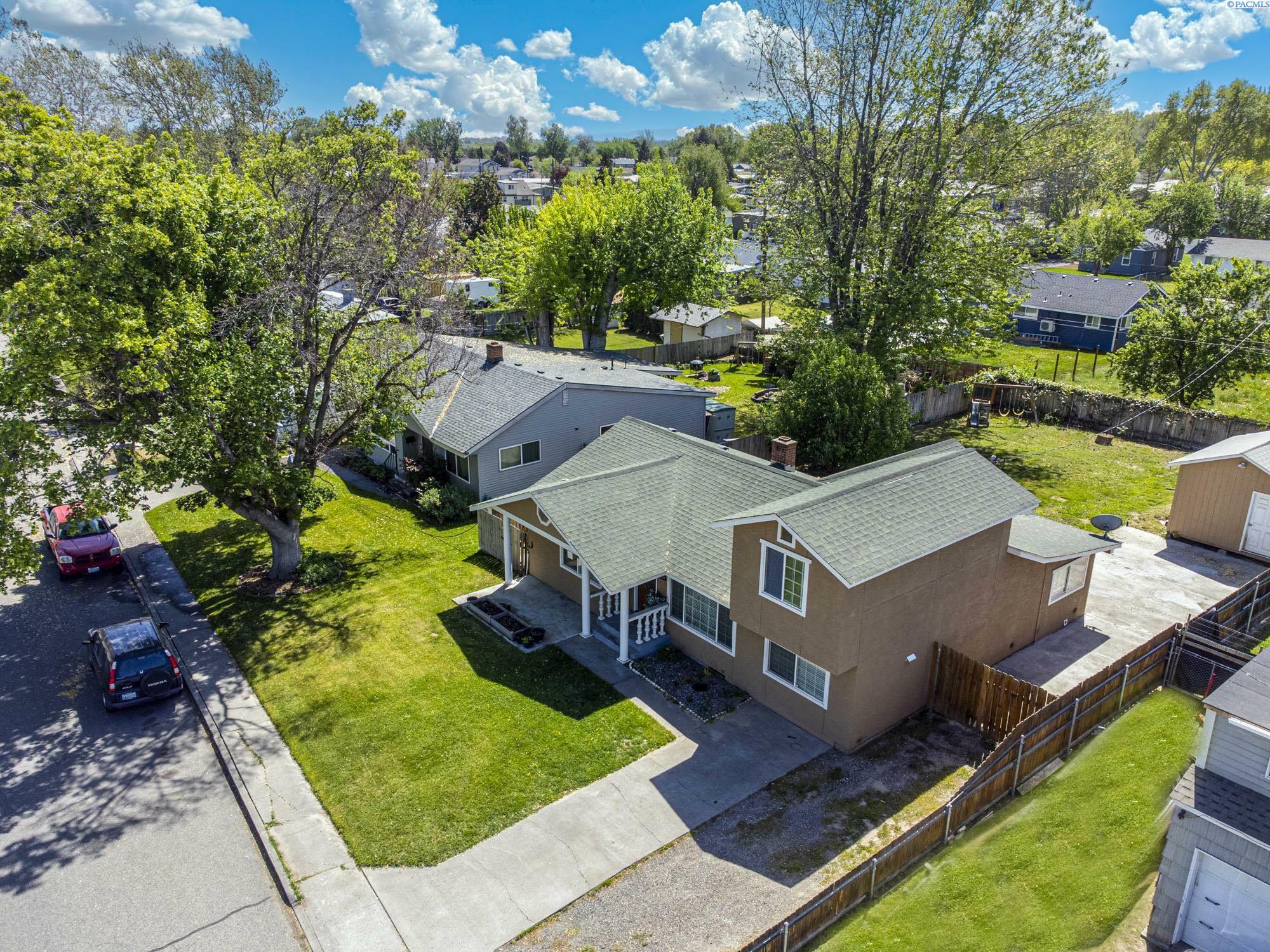 Property Photo: 2009 W 3rd Ave WA 99336