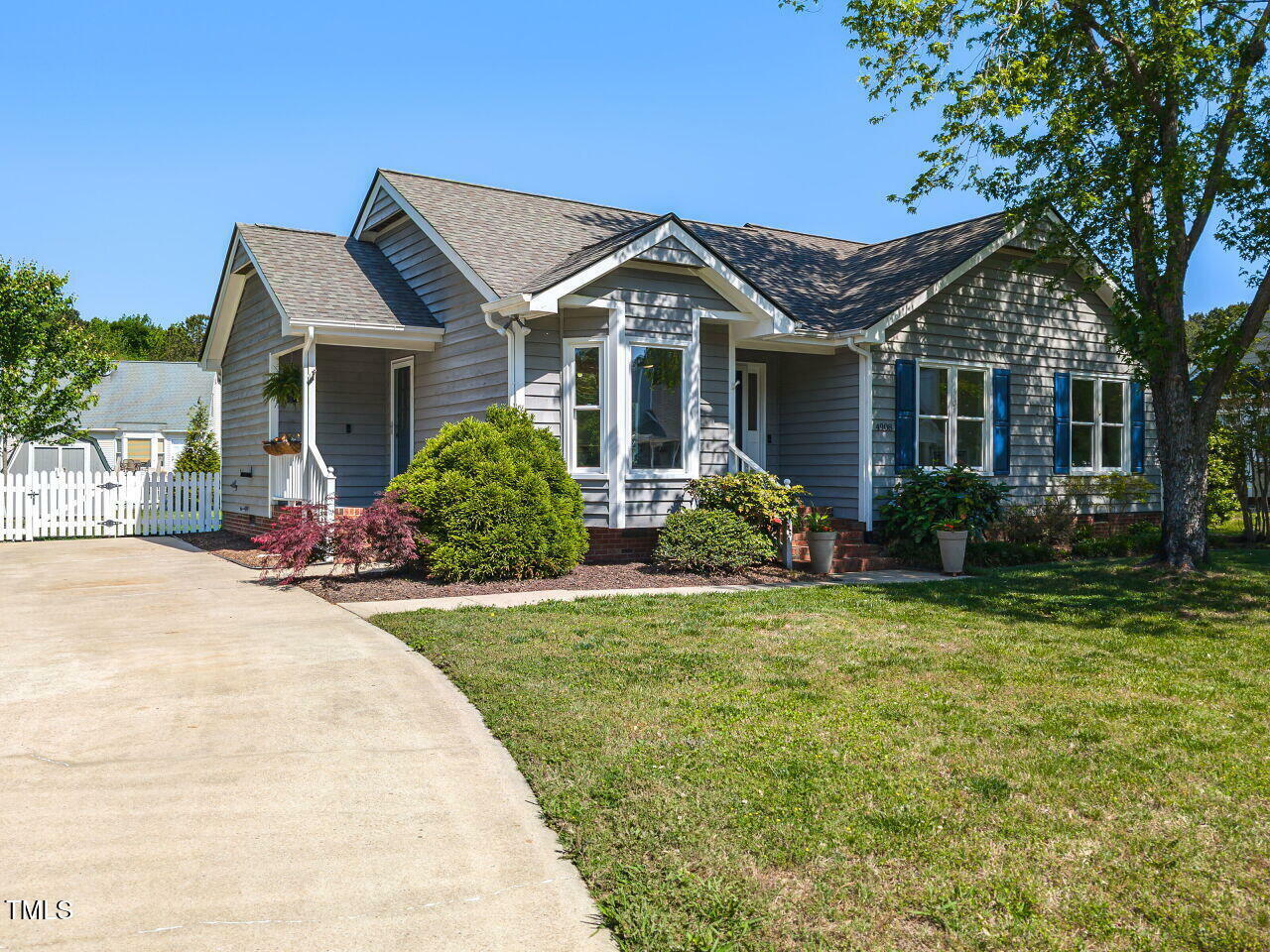 Property Photo: 4908 Birkenhead Court NC 27539