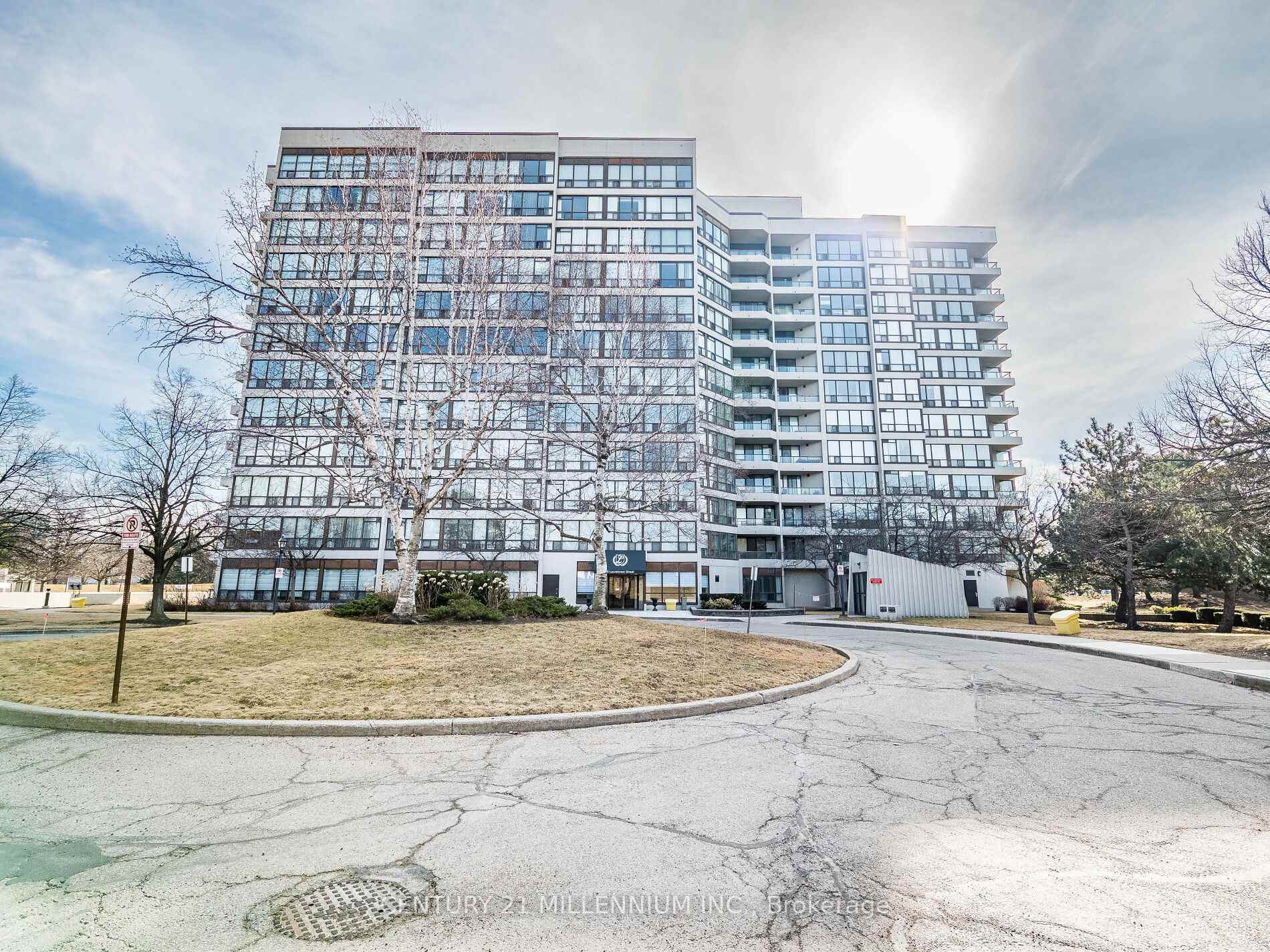 Property Photo: 10 Laurelcrest Street 409 ON L6S 5Y3