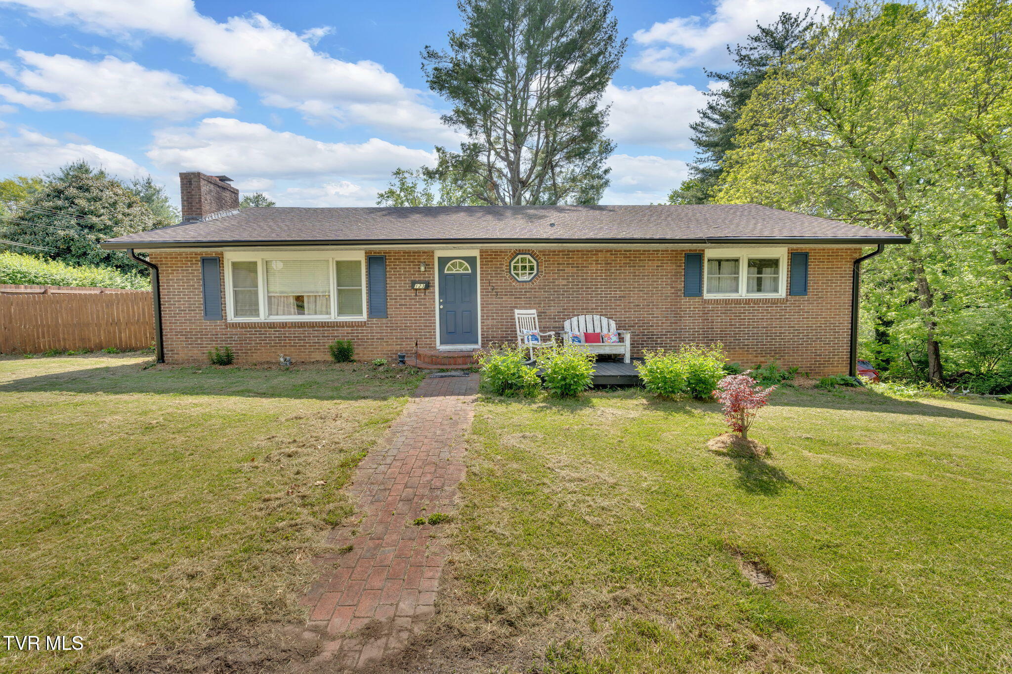 Property Photo: 123 North Lincoln Avenue TN 37659