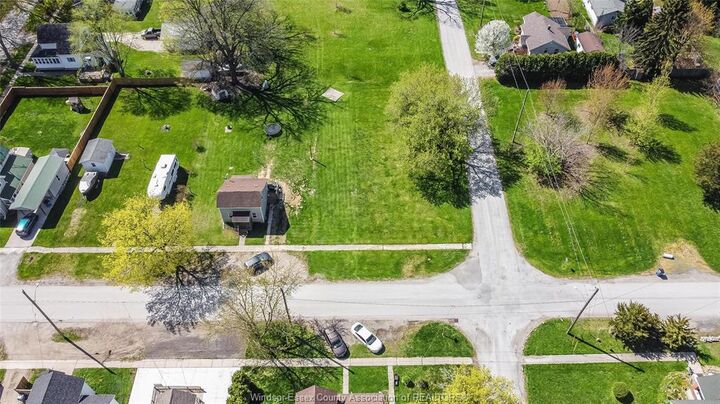 Property Photo:  470 Brown Street  ON N0P 1M0 