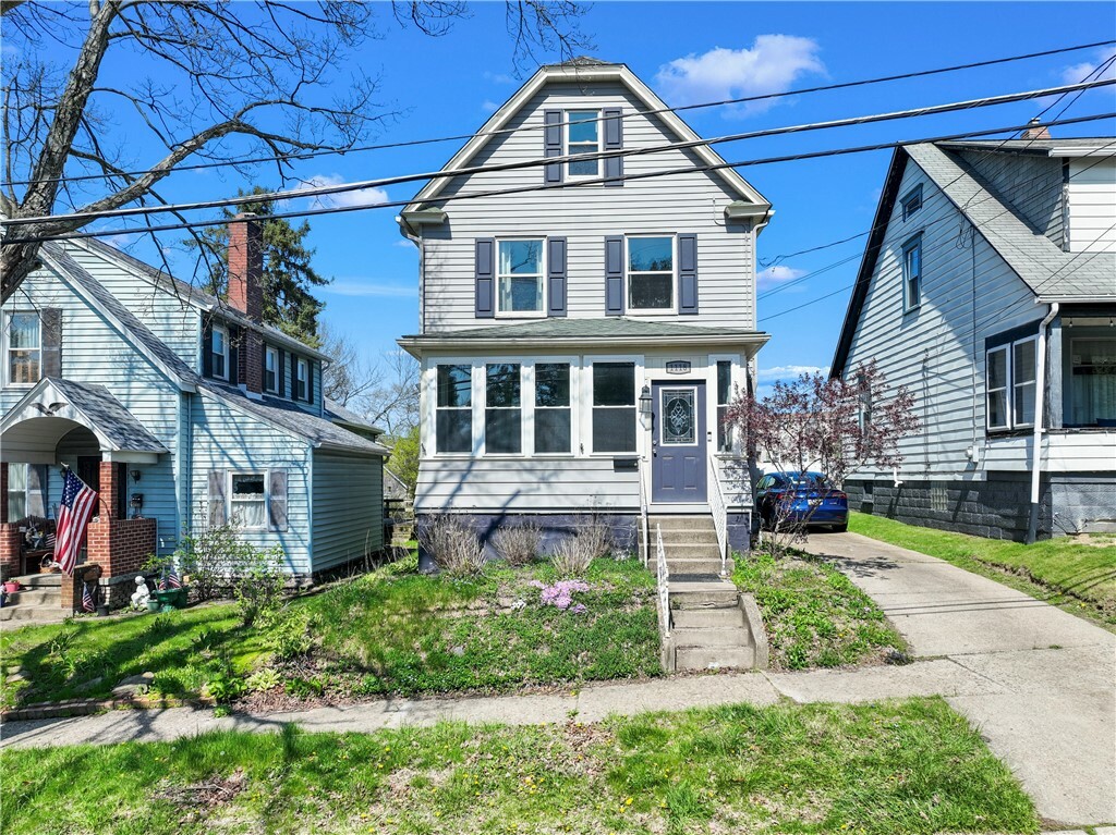Property Photo: 1118 Montana Ave PA 15065