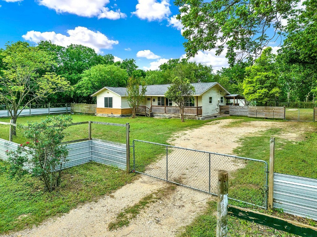 Property Photo: 1210 Old Martindale Road TX 78666