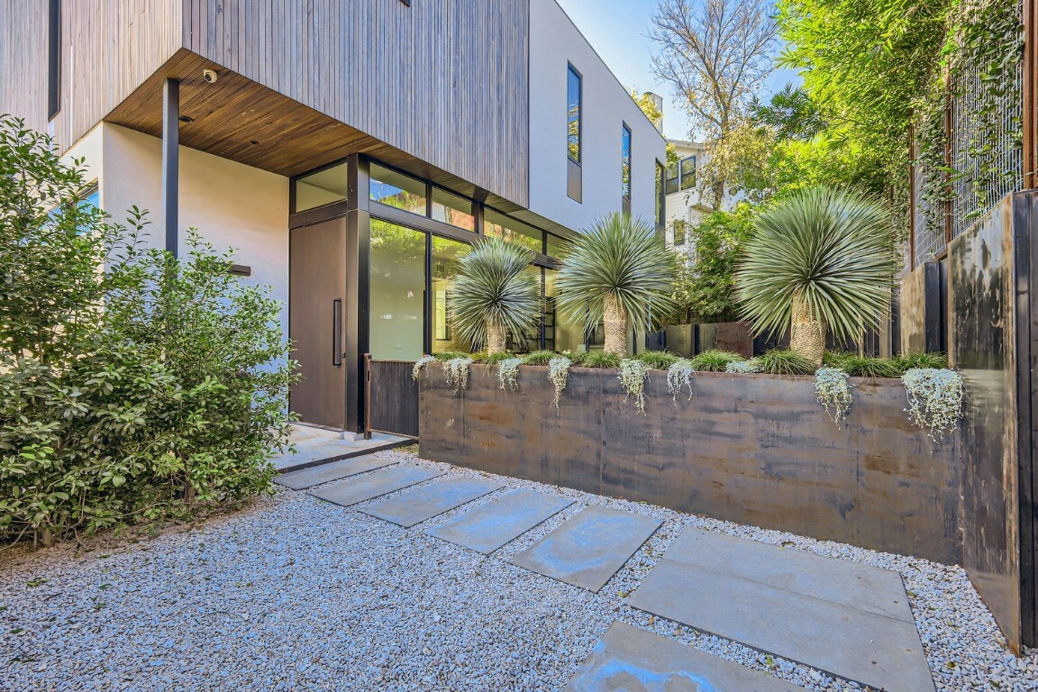 Property Photo: 1315 W 9th Street B TX 78703