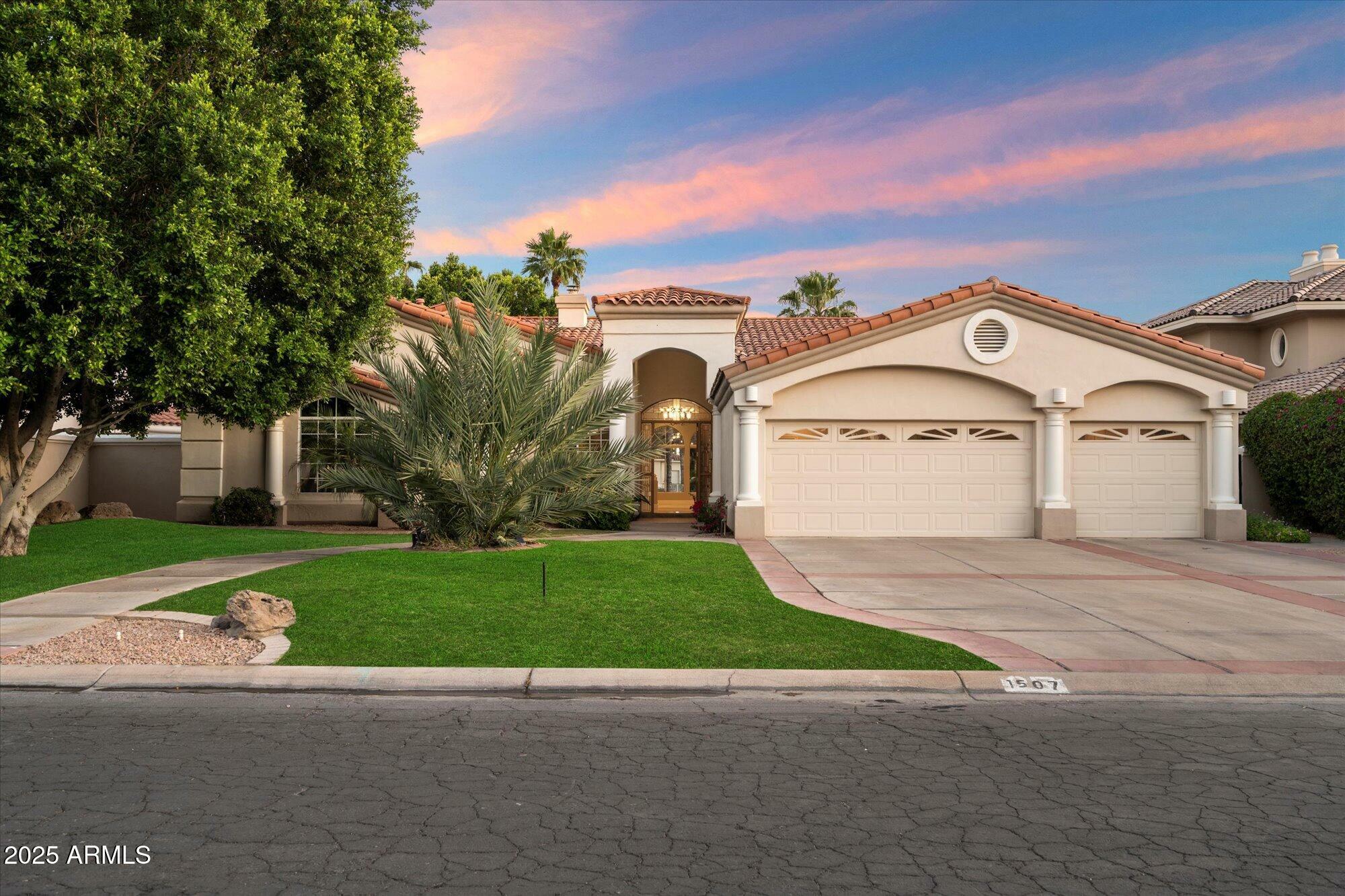 Property Photo: 1507 E Treasure Cove Drive AZ 85234