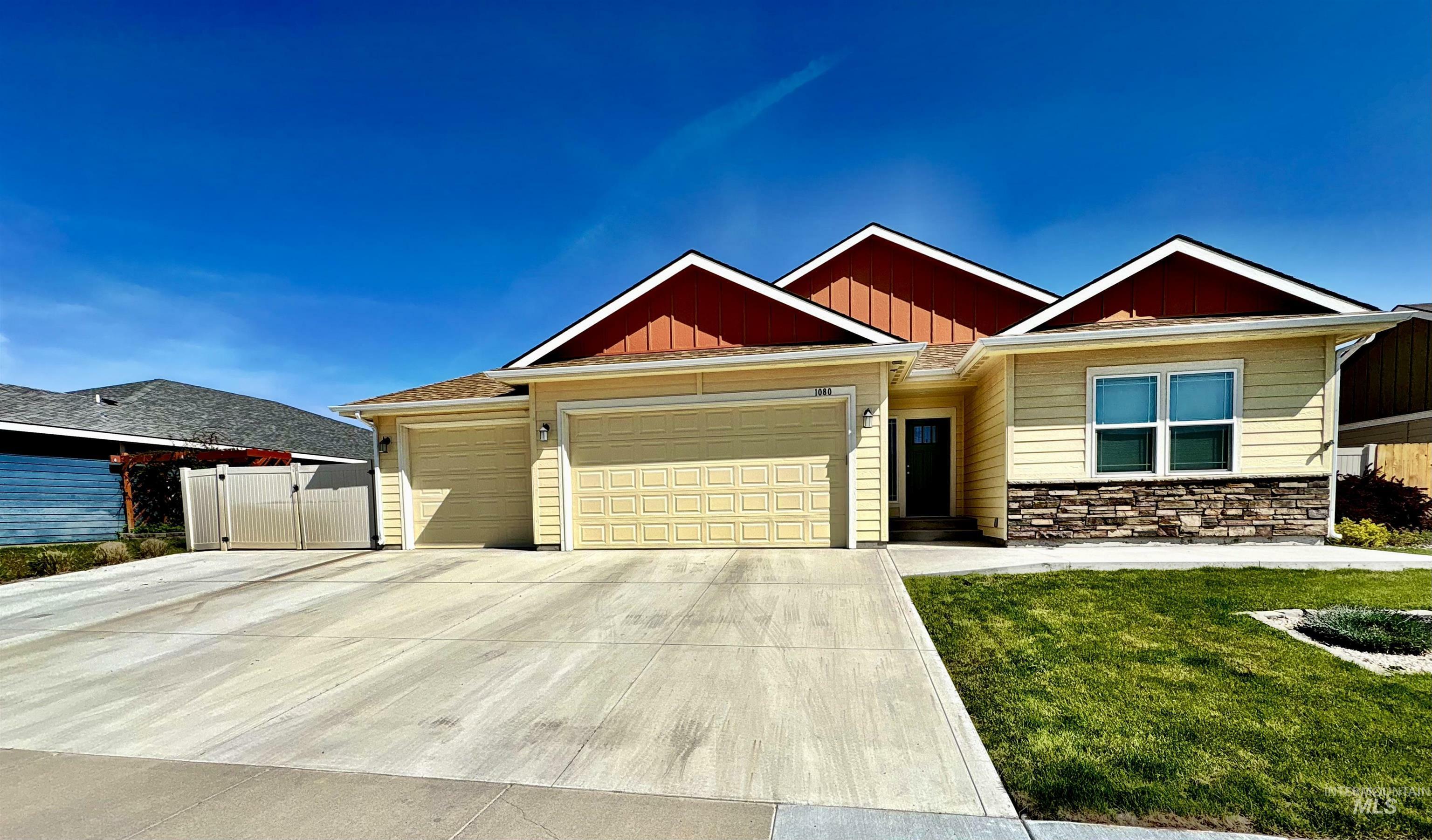 Property Photo: 1080 SW Camille Dr ID 83647-6567