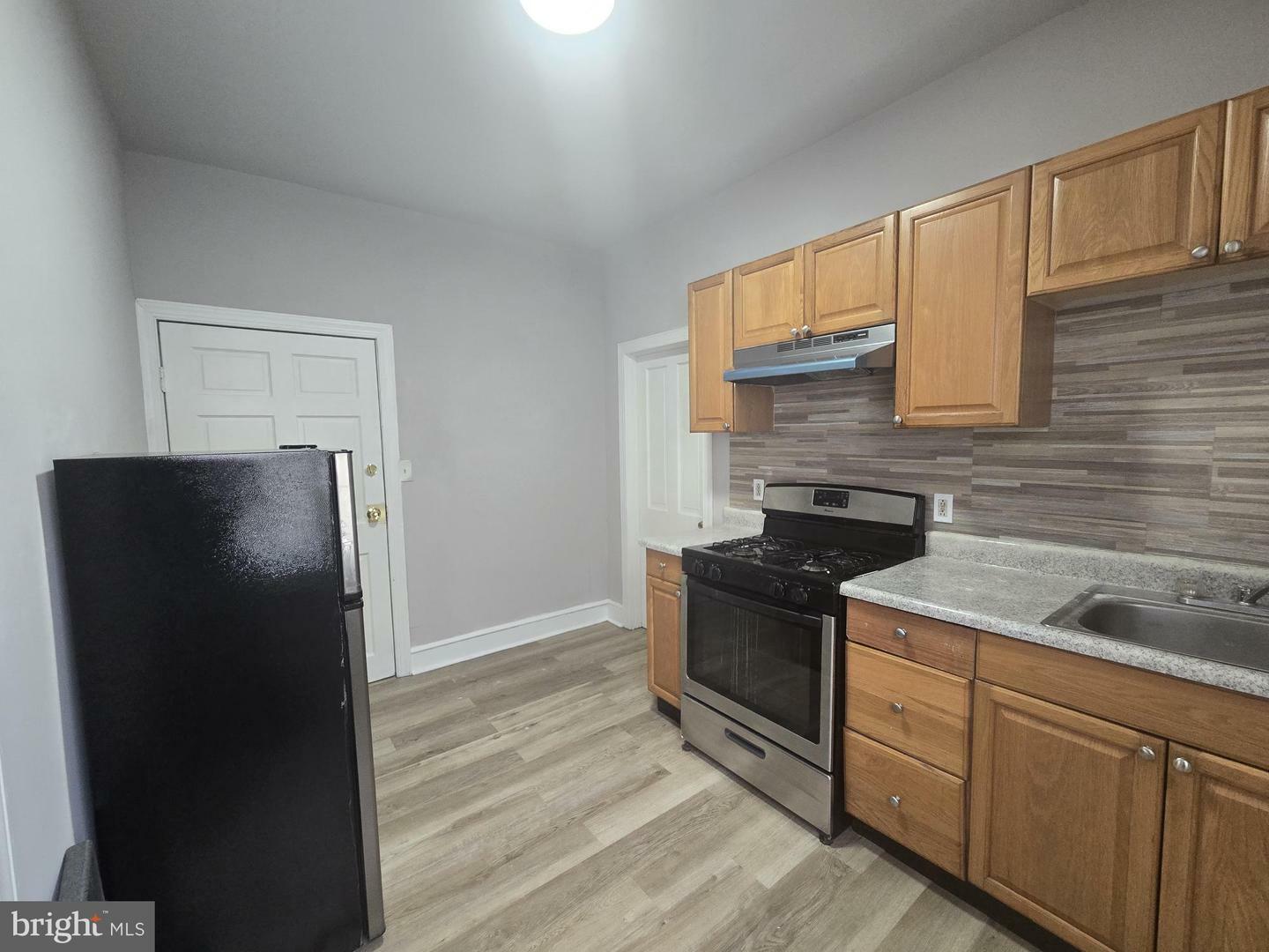 Property Photo: 5526 N Mascher Street 2nd Fl Rear PA 19120