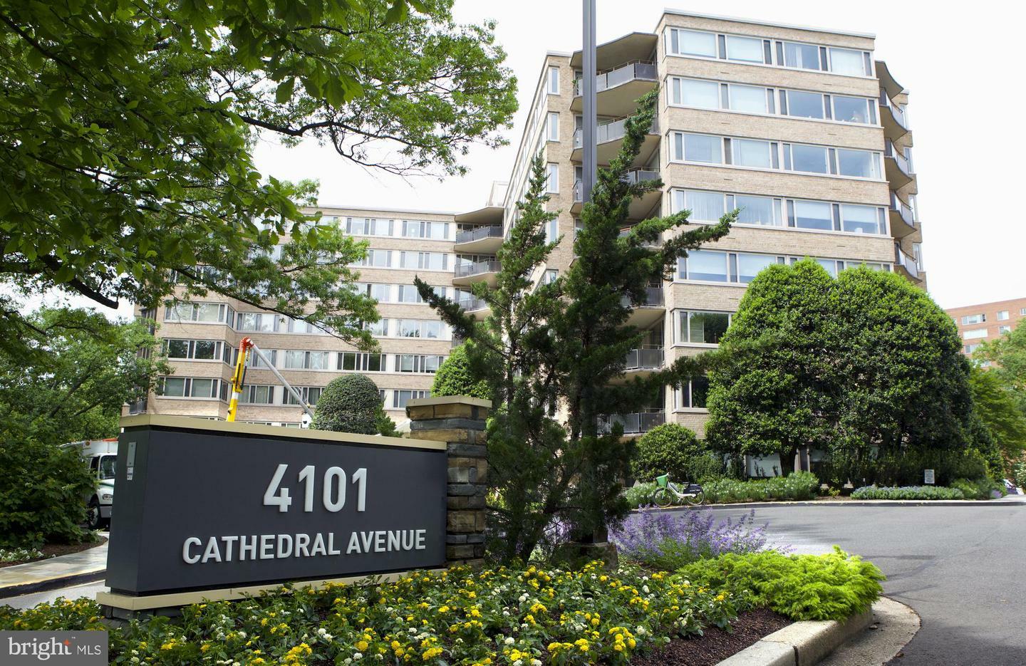 Property Photo: 4101 Cathedral Avenue NW 616 DC 20016